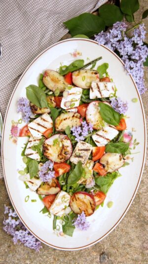 Halloumi nektarinsallad